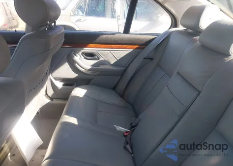 2000 BMW 528Ia z USA, uszkodzony, nr VIN WBADM6345YGU21445